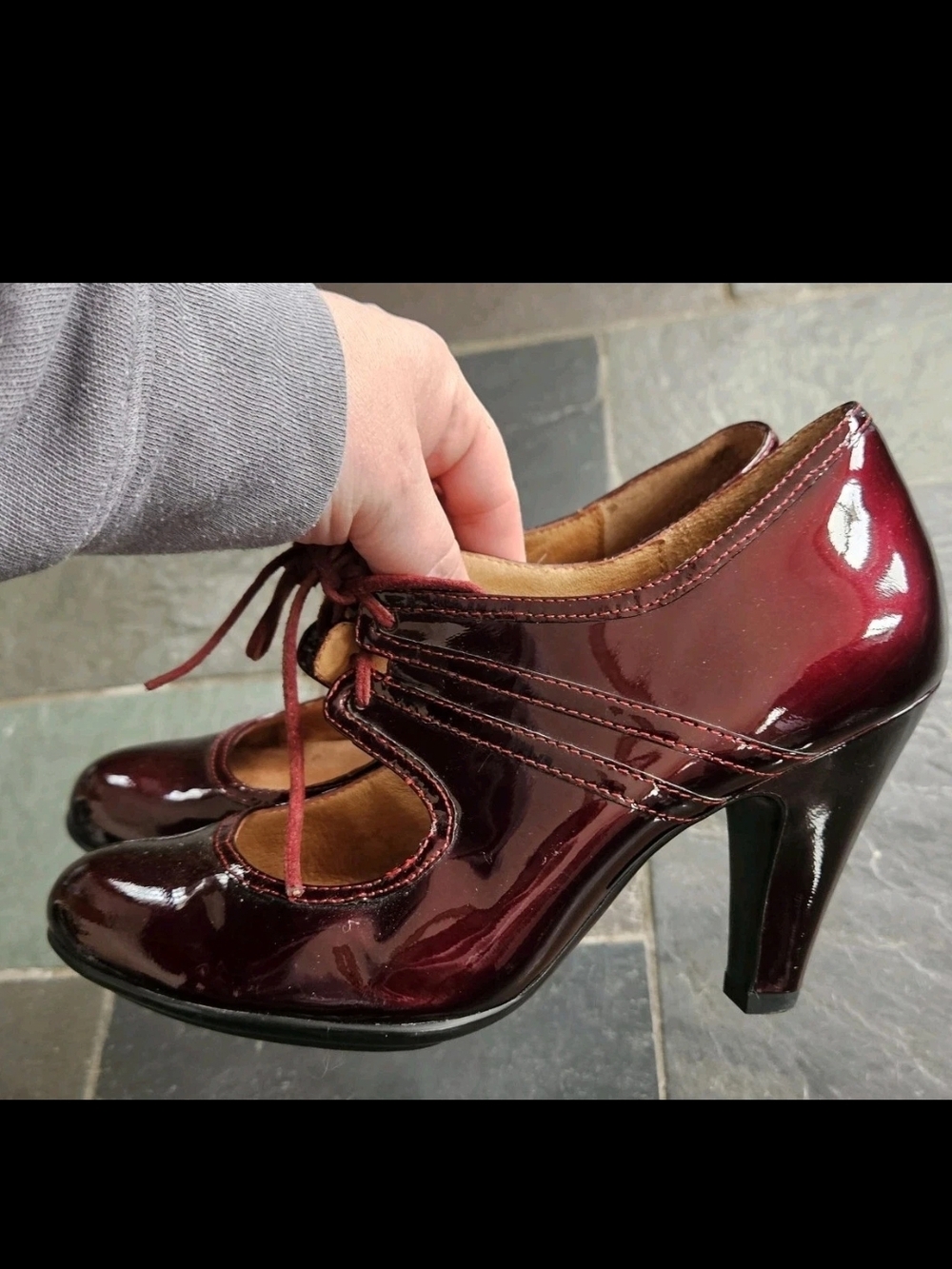 Söfft Ferre Burgundy Patent Leather Mary Jane Lace-Up Heels Pumps Women's 7M